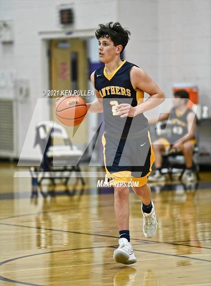 Thumbnail 3 in Strasburg vs. Rappahannock County photogallery.