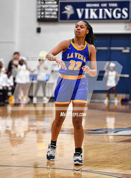 Thumbnail 1 in Hardin-Jefferson vs La Vega (UIL 4A Reg III Semifinal) photogallery.