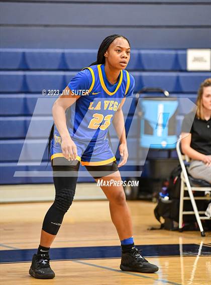 Thumbnail 3 in Hardin-Jefferson vs La Vega (UIL 4A Reg III Semifinal) photogallery.