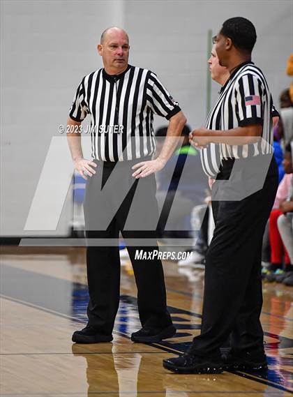Thumbnail 3 in Hardin-Jefferson vs La Vega (UIL 4A Reg III Semifinal) photogallery.