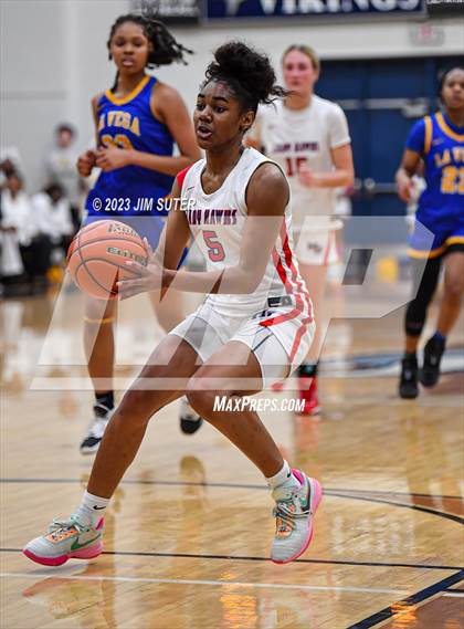 Thumbnail 3 in Hardin-Jefferson vs La Vega (UIL 4A Reg III Semifinal) photogallery.