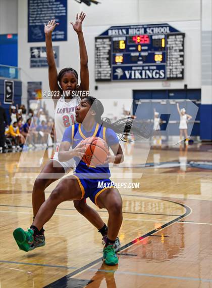 Thumbnail 3 in Hardin-Jefferson vs La Vega (UIL 4A Reg III Semifinal) photogallery.