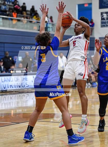 Thumbnail 3 in Hardin-Jefferson vs La Vega (UIL 4A Reg III Semifinal) photogallery.