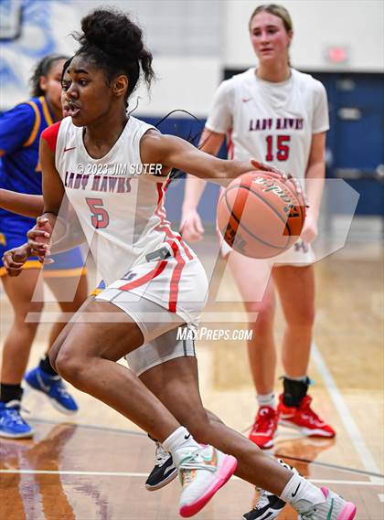 Thumbnail 1 in Hardin-Jefferson vs La Vega (UIL 4A Reg III Semifinal) photogallery.