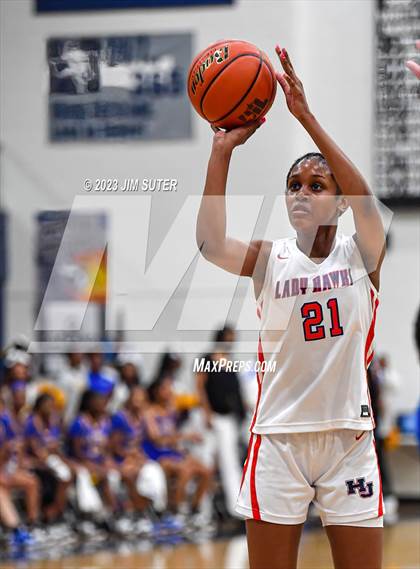 Thumbnail 3 in Hardin-Jefferson vs La Vega (UIL 4A Reg III Semifinal) photogallery.