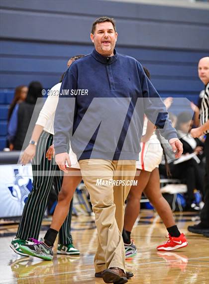 Thumbnail 3 in Hardin-Jefferson vs La Vega (UIL 4A Reg III Semifinal) photogallery.