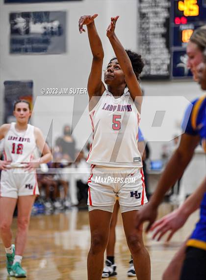 Thumbnail 2 in Hardin-Jefferson vs La Vega (UIL 4A Reg III Semifinal) photogallery.