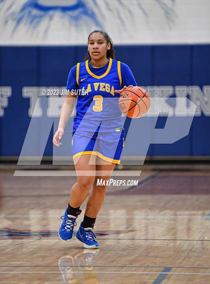 Thumbnail 1 in Hardin-Jefferson vs La Vega (UIL 4A Reg III Semifinal) photogallery.