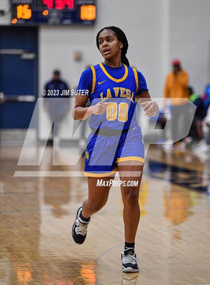 Thumbnail 2 in Hardin-Jefferson vs La Vega (UIL 4A Reg III Semifinal) photogallery.