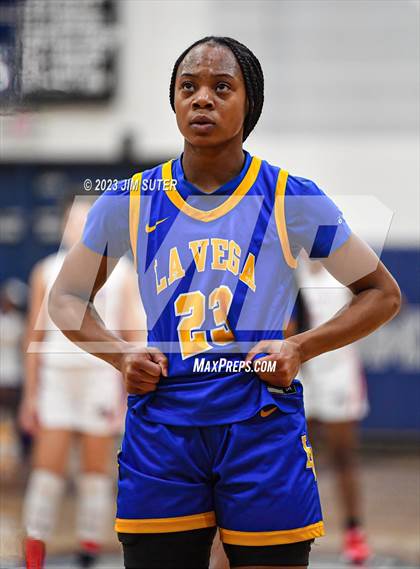 Thumbnail 3 in Hardin-Jefferson vs La Vega (UIL 4A Reg III Semifinal) photogallery.