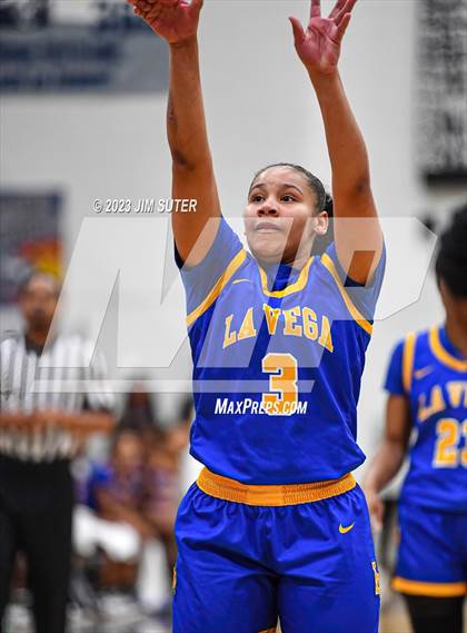 Thumbnail 2 in Hardin-Jefferson vs La Vega (UIL 4A Reg III Semifinal) photogallery.