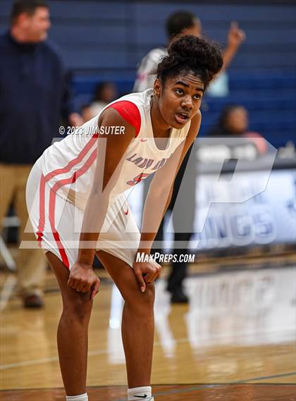 Thumbnail 2 in Hardin-Jefferson vs La Vega (UIL 4A Reg III Semifinal) photogallery.