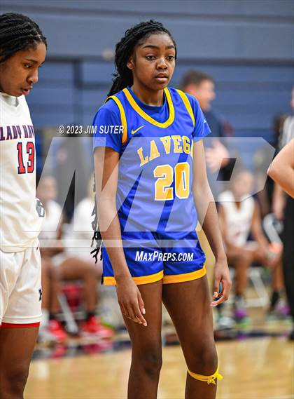 Thumbnail 2 in Hardin-Jefferson vs La Vega (UIL 4A Reg III Semifinal) photogallery.