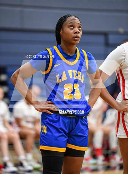 Thumbnail 3 in Hardin-Jefferson vs La Vega (UIL 4A Reg III Semifinal) photogallery.