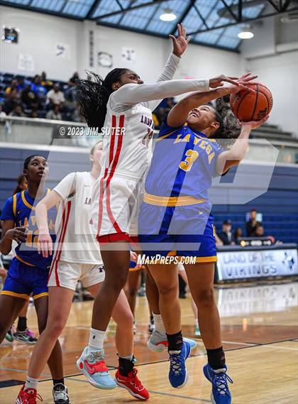 Thumbnail 2 in Hardin-Jefferson vs La Vega (UIL 4A Reg III Semifinal) photogallery.
