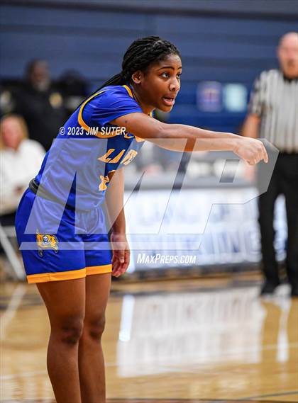 Thumbnail 1 in Hardin-Jefferson vs La Vega (UIL 4A Reg III Semifinal) photogallery.