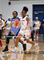 Photo from the gallery "Hardin-Jefferson vs La Vega (UIL 4A Reg III Semifinal)"