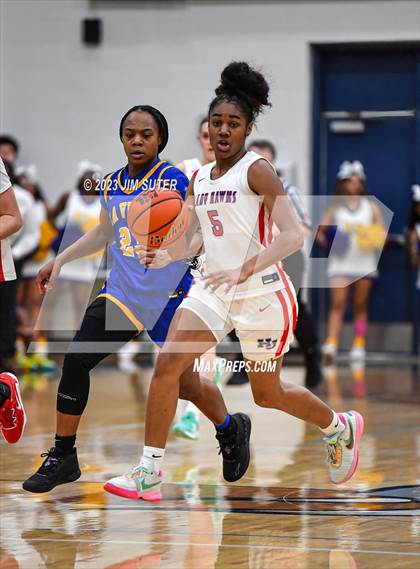 Thumbnail 3 in Hardin-Jefferson vs La Vega (UIL 4A Reg III Semifinal) photogallery.