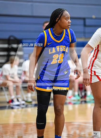Thumbnail 3 in Hardin-Jefferson vs La Vega (UIL 4A Reg III Semifinal) photogallery.