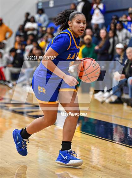 Thumbnail 1 in Hardin-Jefferson vs La Vega (UIL 4A Reg III Semifinal) photogallery.