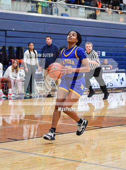 Thumbnail 1 in Hardin-Jefferson vs La Vega (UIL 4A Reg III Semifinal) photogallery.