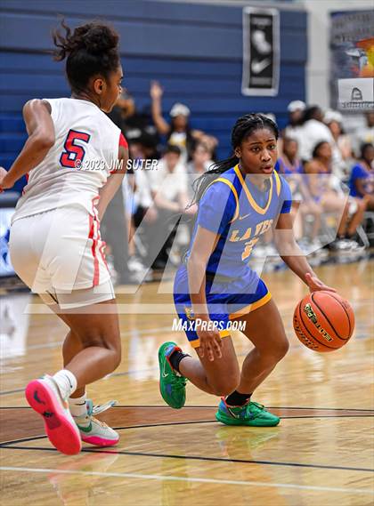 Thumbnail 2 in Hardin-Jefferson vs La Vega (UIL 4A Reg III Semifinal) photogallery.