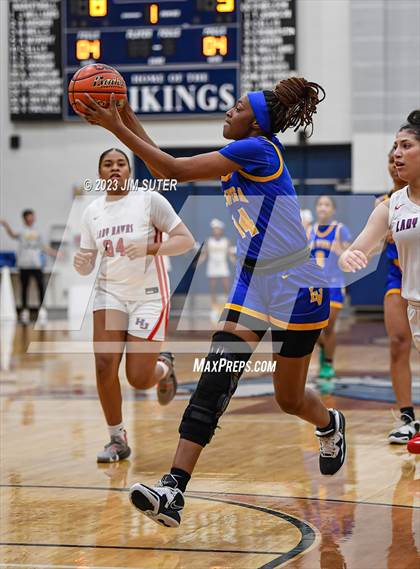 Thumbnail 1 in Hardin-Jefferson vs La Vega (UIL 4A Reg III Semifinal) photogallery.