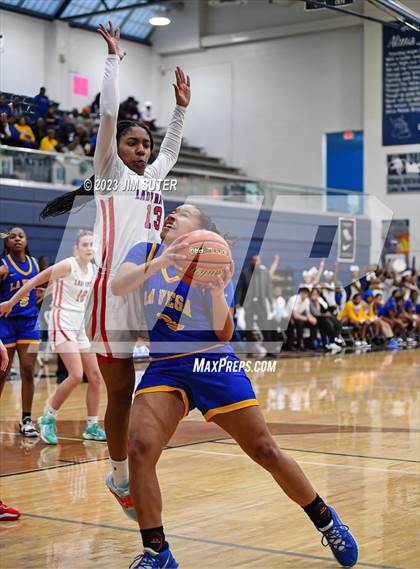 Thumbnail 3 in Hardin-Jefferson vs La Vega (UIL 4A Reg III Semifinal) photogallery.