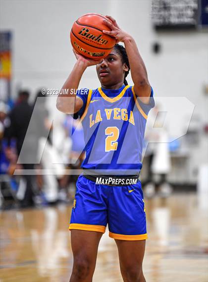 Thumbnail 3 in Hardin-Jefferson vs La Vega (UIL 4A Reg III Semifinal) photogallery.