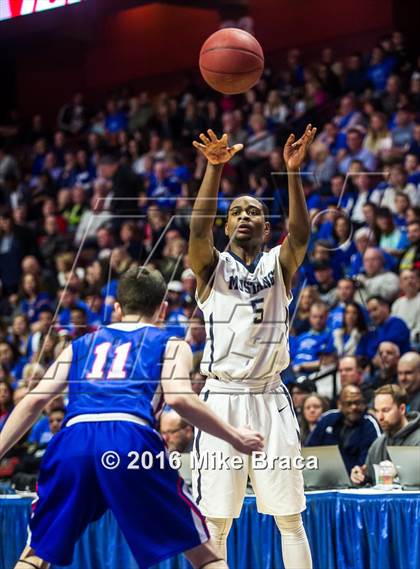 Thumbnail 3 in Immaculate vs. Coginchaug Regional (CIAC Class S Final) photogallery.