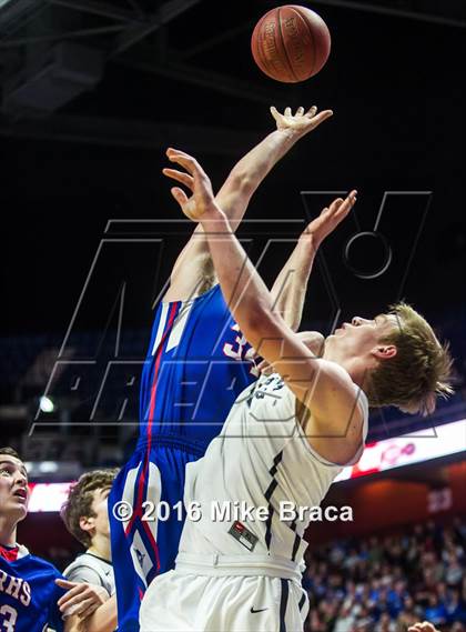 Thumbnail 3 in Immaculate vs. Coginchaug Regional (CIAC Class S Final) photogallery.