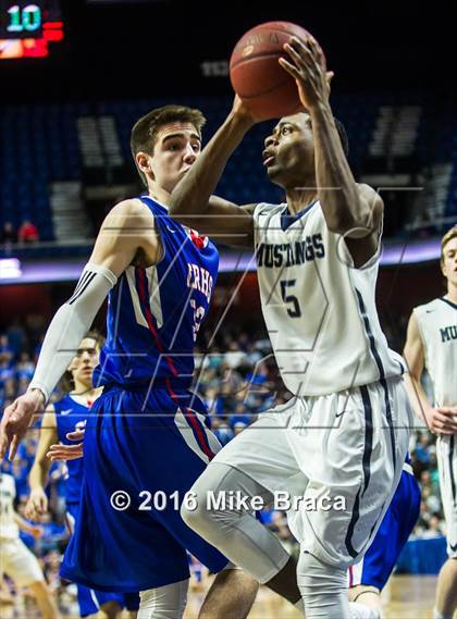 Thumbnail 3 in Immaculate vs. Coginchaug Regional (CIAC Class S Final) photogallery.