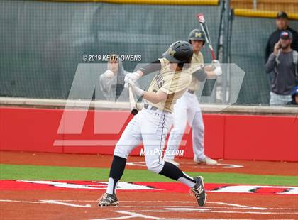 Thumbnail 1 in Mansfield vs. Hebron Game 2 (UIL 6A Area Playoff) photogallery.