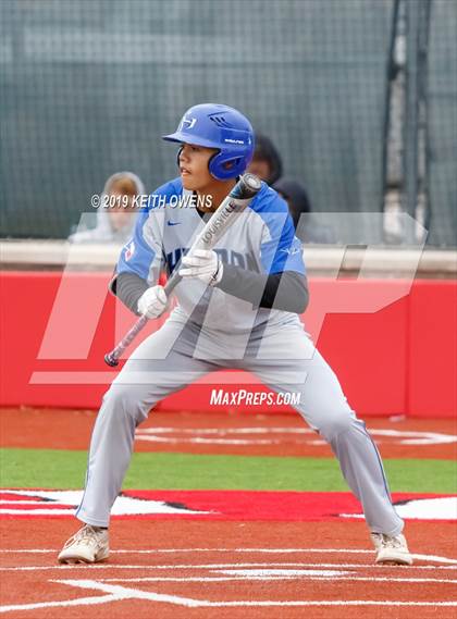 Thumbnail 1 in Mansfield vs. Hebron Game 2 (UIL 6A Area Playoff) photogallery.