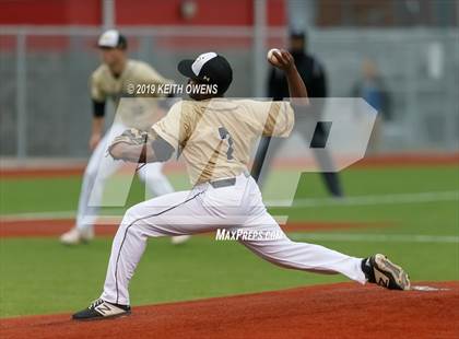 Thumbnail 1 in Mansfield vs. Hebron Game 2 (UIL 6A Area Playoff) photogallery.