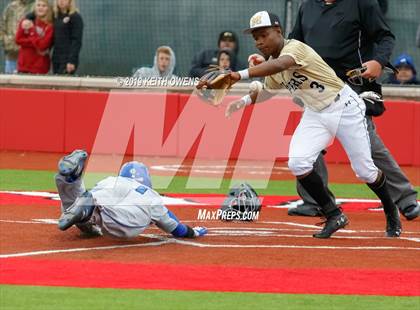 Thumbnail 2 in Mansfield vs. Hebron Game 2 (UIL 6A Area Playoff) photogallery.