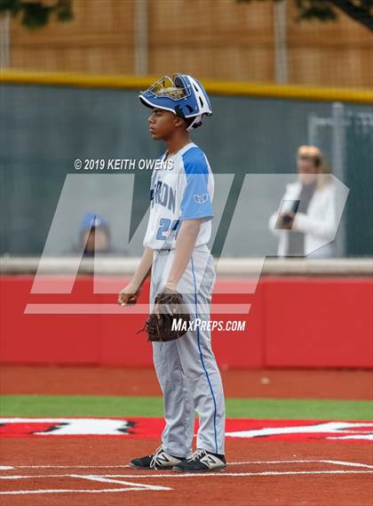 Thumbnail 3 in Mansfield vs. Hebron Game 2 (UIL 6A Area Playoff) photogallery.