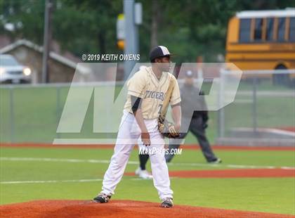 Thumbnail 3 in Mansfield vs. Hebron Game 2 (UIL 6A Area Playoff) photogallery.
