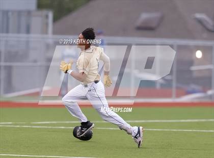 Thumbnail 3 in Mansfield vs. Hebron Game 2 (UIL 6A Area Playoff) photogallery.