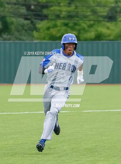 Thumbnail 1 in Mansfield vs. Hebron Game 2 (UIL 6A Area Playoff) photogallery.
