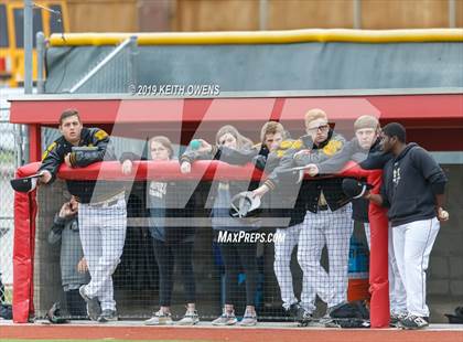 Thumbnail 1 in Mansfield vs. Hebron Game 2 (UIL 6A Area Playoff) photogallery.