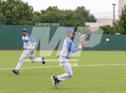 Thumbnail 1 in Mansfield vs. Hebron Game 2 (UIL 6A Area Playoff) photogallery.