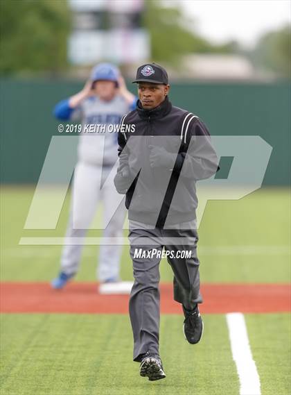 Thumbnail 3 in Mansfield vs. Hebron Game 2 (UIL 6A Area Playoff) photogallery.