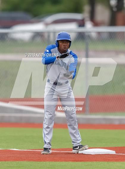 Thumbnail 3 in Mansfield vs. Hebron Game 2 (UIL 6A Area Playoff) photogallery.