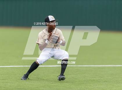 Thumbnail 3 in Mansfield vs. Hebron Game 2 (UIL 6A Area Playoff) photogallery.