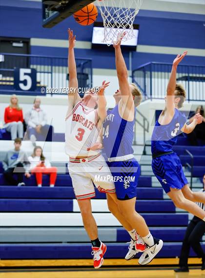 Thumbnail 2 in Fremont vs. Madison (Corner Canyon Tournament of Champions) photogallery.