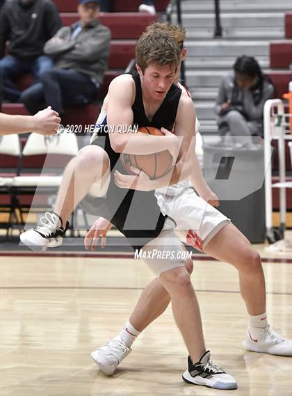 Thumbnail 2 in Mount Si vs. Catalina Foothills (Rancho Mirage Holiday Invitational) photogallery.