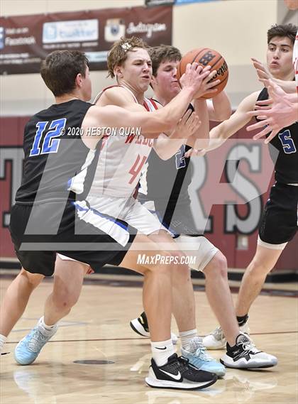 Thumbnail 3 in Mount Si vs. Catalina Foothills (Rancho Mirage Holiday Invitational) photogallery.