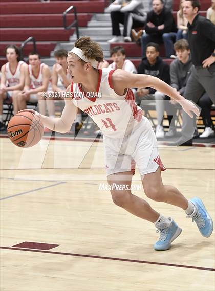 Thumbnail 3 in Mount Si vs. Catalina Foothills (Rancho Mirage Holiday Invitational) photogallery.