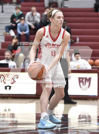 Thumbnail 1 in Mount Si vs. Catalina Foothills (Rancho Mirage Holiday Invitational) photogallery.